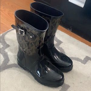 Michael kors rain boots signature logo size 9m